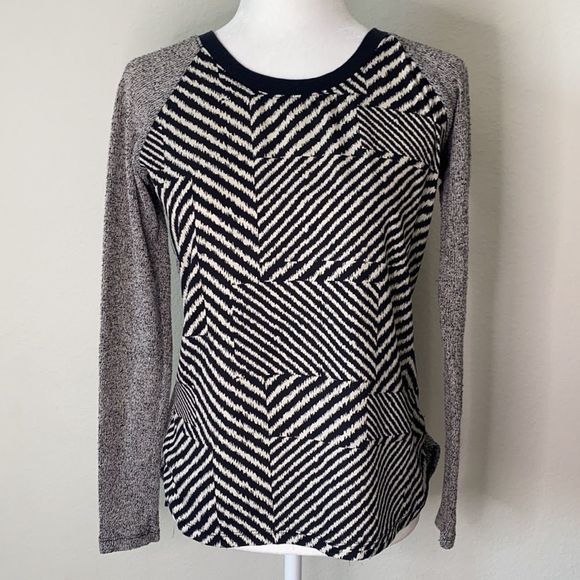 Olivia Moon Black Knit Multimedia Sweater Small - Picture 1 of 5